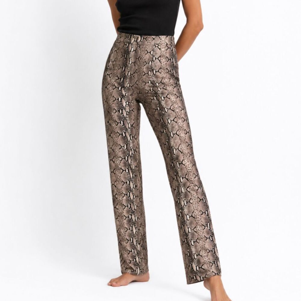 B.A.D Vintage 100% Leather womens Snake Skin pants Lined with side zipper SZ 6
